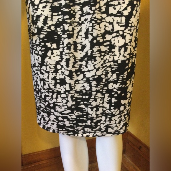 🌟5xHP!🌟 Liz Lange Maternity | Print Midi Dress - Picture 6 of 16